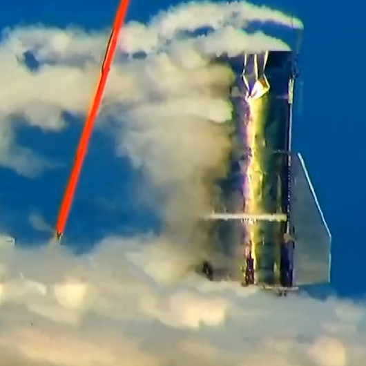 Starship isimli roket test sırasında patladı