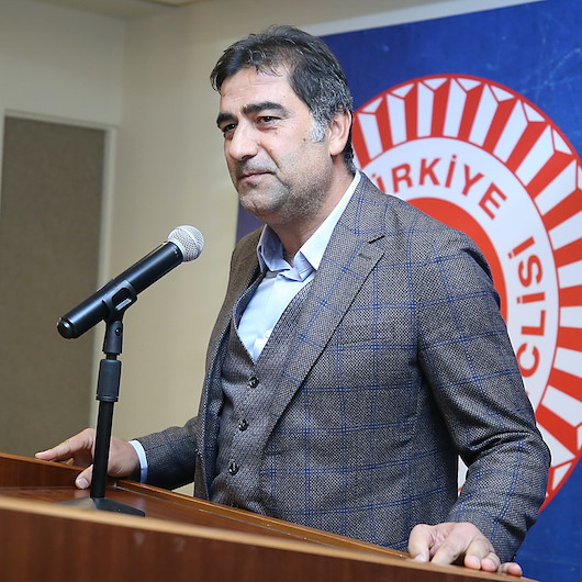 Özel çocuklar için şiir okuyan Ünal Karaman duygulandırdı