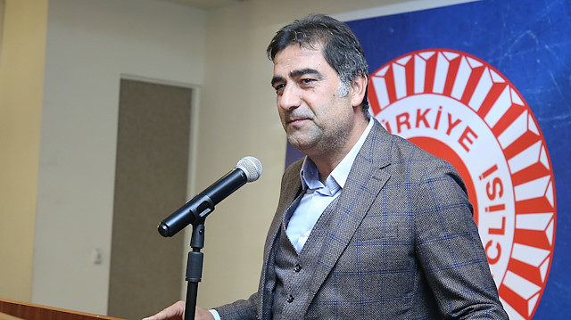 Özel çocuklar için şiir okuyan Ünal Karaman duygulandırdı
