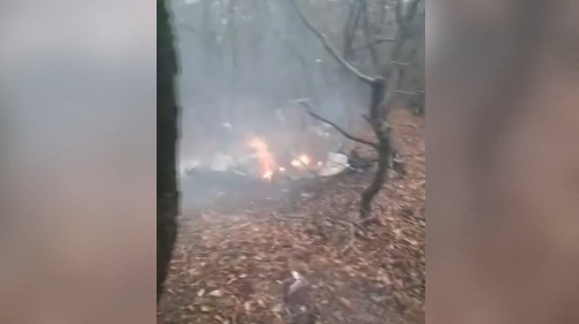 Helikopter ormanlık alana düştü