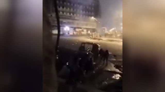 Bağdat'ta maskeli kişiler, göstericilere ateş açtı: 16 ölü, 45 yaralı