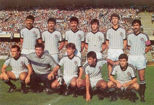 Saffet Sancaklı - Beşiktaş ( Ayaktaki oyunculardan sağdan ikinci sırada)