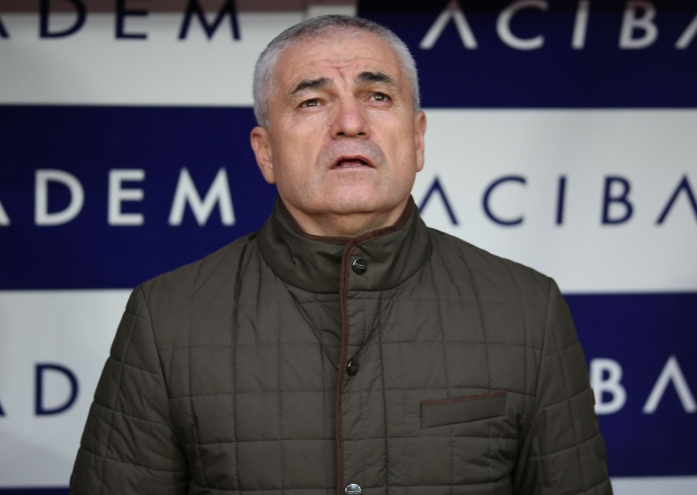 Rıza Çalımbay yönetimindeki Sivasspor, tarihinde ilk kez 7 maç üst üste kazanma başarısı gösterdi.