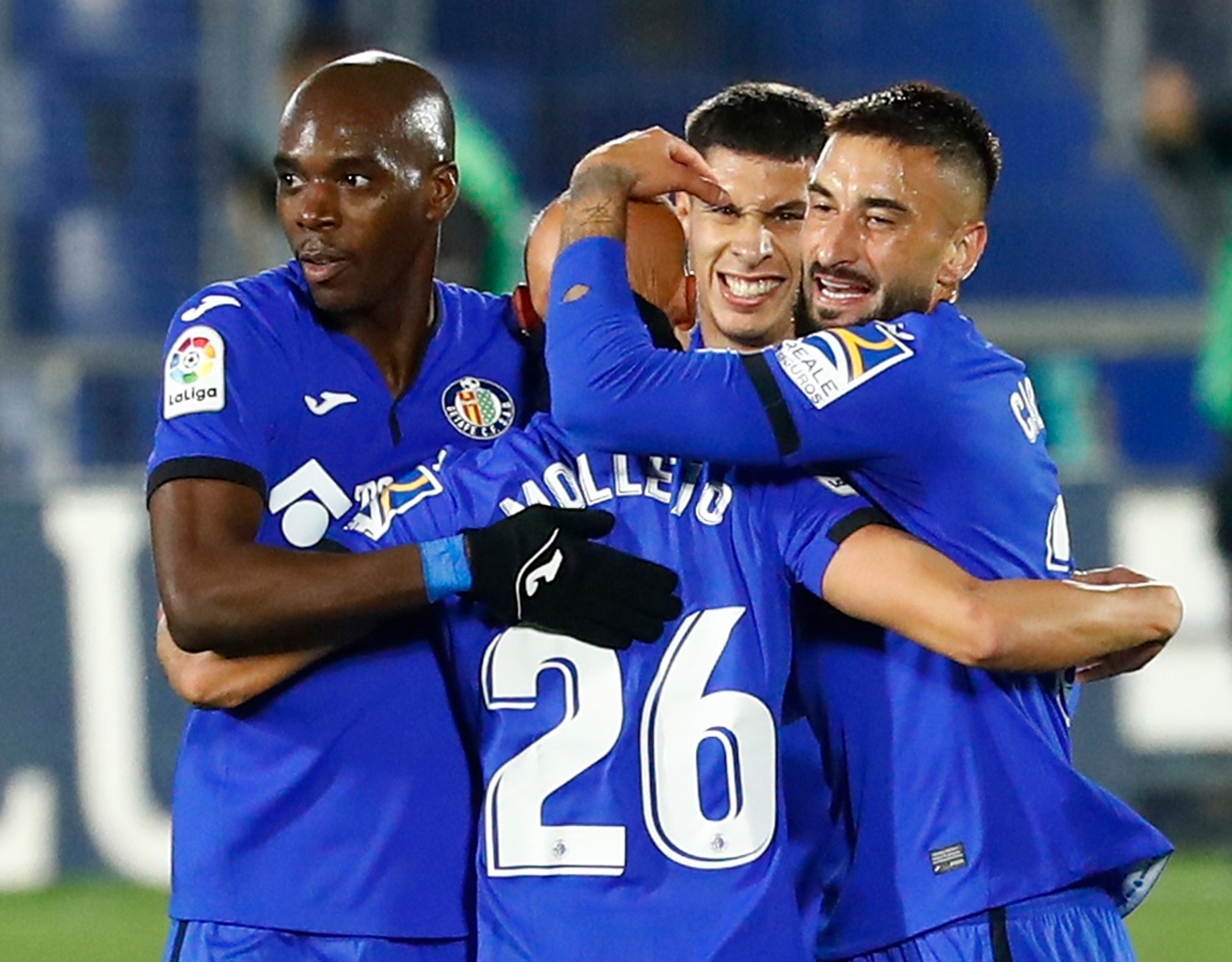 Enes Ünal'lı Getafe Barcelona'yı devirdi