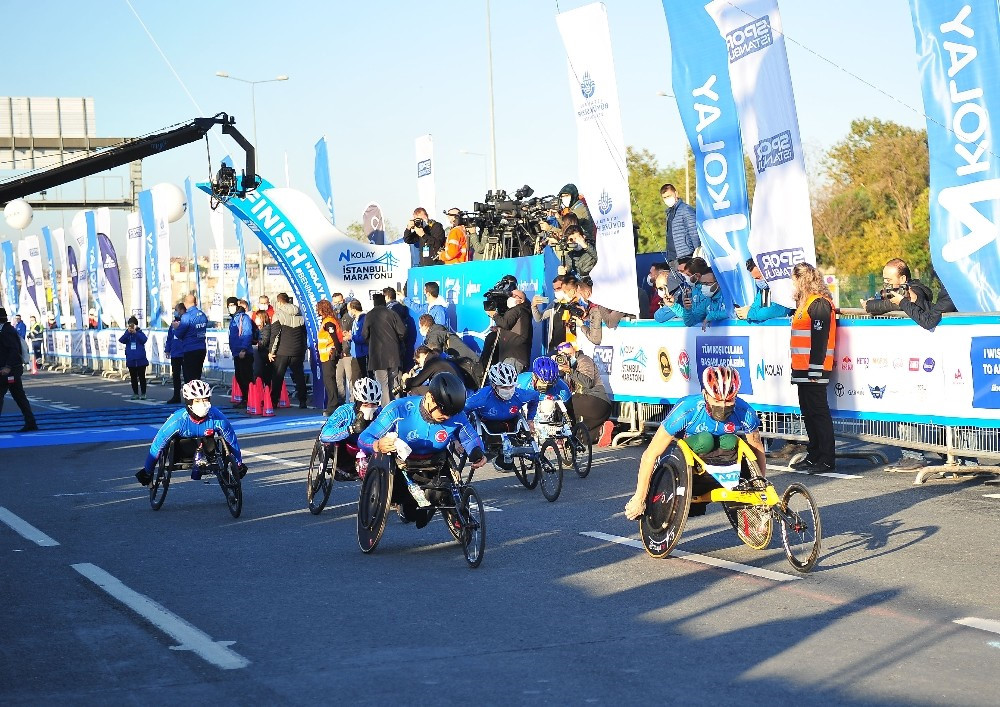 Organizasyon paten ve tekerlekli sandalye yarışları ile başladı.