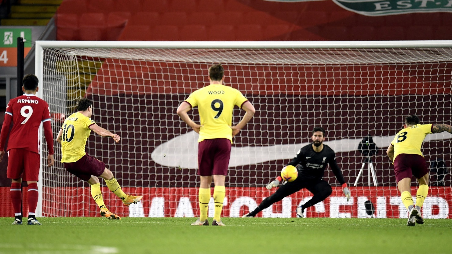 Ливерпуль Бёрнли. Барнс Ливерпуль. Ливерпуль Бернли фото. Liverpool vs Burnley.