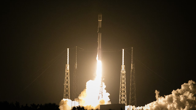 SpaceX launches record 143 satellites on single rocket