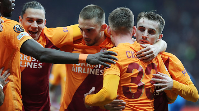 Galatasaray Marsilya'yı devirdi, gruptan çıkmayı garantiledi