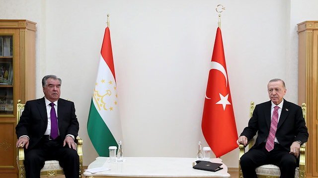 الرئيس أردوغان يلتقي نظيره الطاجيكي