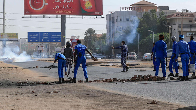 الشرطة السودانية تفض تظاهرة قرب القصر الرئاسي 