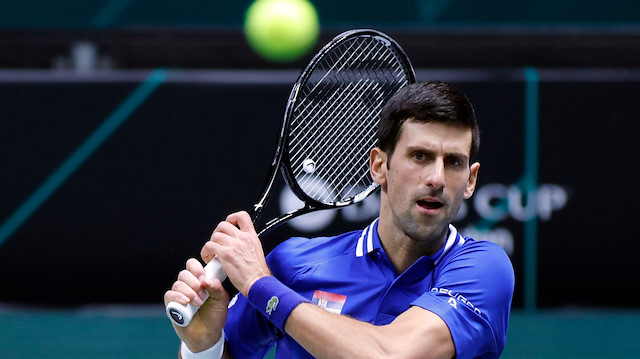 Aşısız Sırp tenisçi Djokovic'e şok: Avustralya'ya giriş vizesi iptal edildi