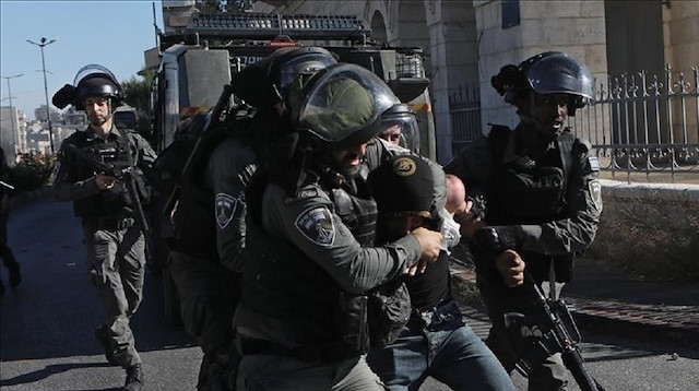 جيش الاحتلال الإسرائيلي يعتقل 7 فلسطينيين أحدهم من ذوي الإعاقة
