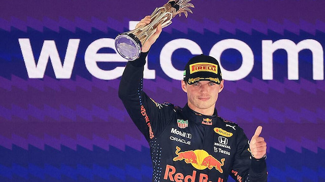 Max Verstappen, Red Bull takımıyla sözleşmesini 2028'e kadar uzattı