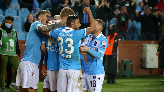 Trabzonspor'un çifte hedefi: Tarihi başarıya çok yaklaştı