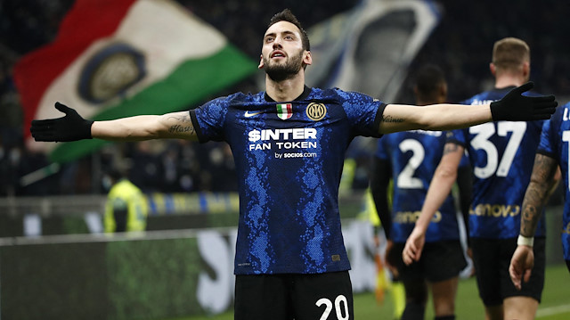 Hakan Çalhanoğlu'nun yıldızlaştığı maçta Inter Roma'yı devirdi