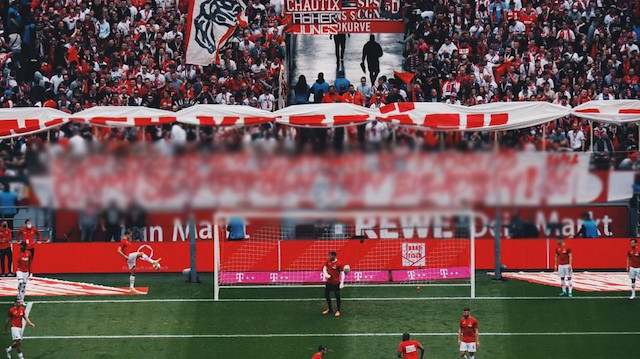 Köln taraftarları Salih Özcan'ın kalmasını istiyor: Maçta pankart açtılar