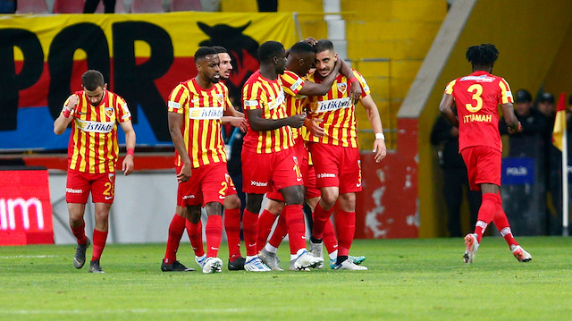 Kayserispor şampiyon Trabzonspor'u eledi ve kupada finale yükseldi