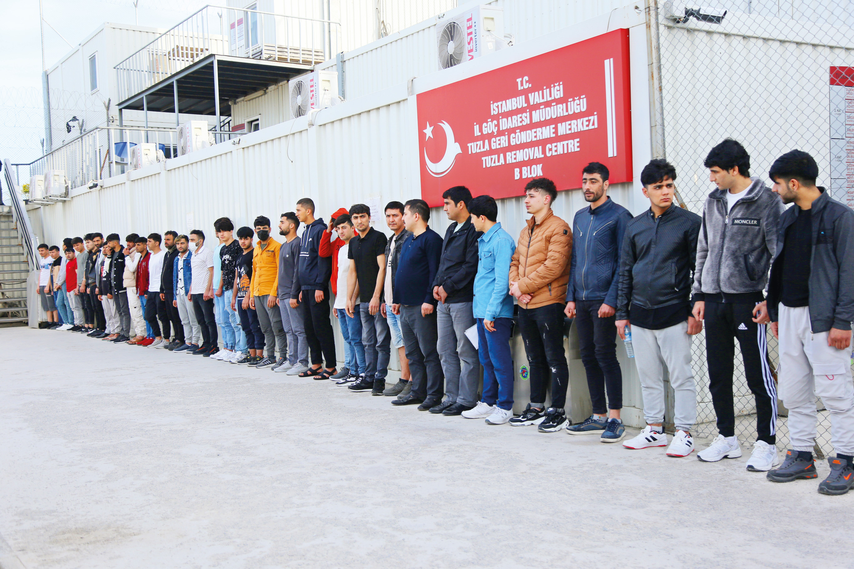 Туркменистан срочные новости. Мигранты из Туркменистана. Рейд туркменских мигрантов в Турции сегодня.
