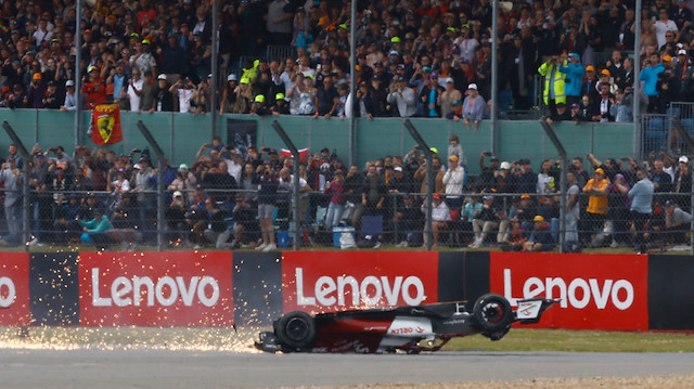 Olaylı Geçen Britanya Grand Prix'sini Carlos Sainz kazandı