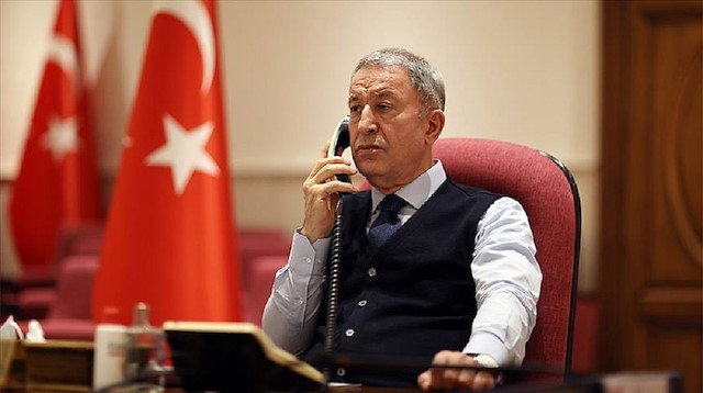 وزيرا الدفاع التركي والبريطاني يبحثان قضايا أمنية وإقليمية