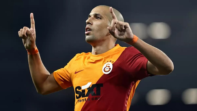 Feghouli Süper Lig ekibiyle el sıkıştı