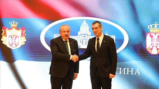 بلغراد.. رئيس البرلمان التركي يلتقي نظيره الصربي