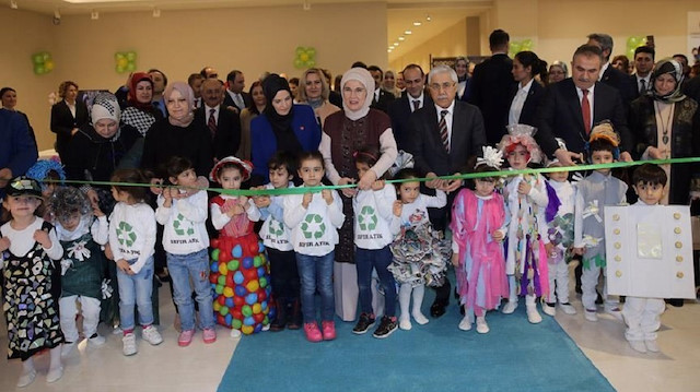 أمينة أردوغان تفتتح مركزا لتدريب الأطفال على "صفر نفايات"
