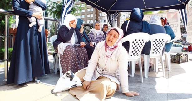 Çikolata almaya gitti oğlum
