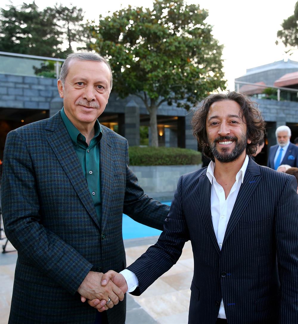 Yavuz Bingöl Cumhurbaşkanı Erdoğana şarkı yazdı Yavuz Bingöl Cumhurbaşkanı Erdoğana şarkı yazdı