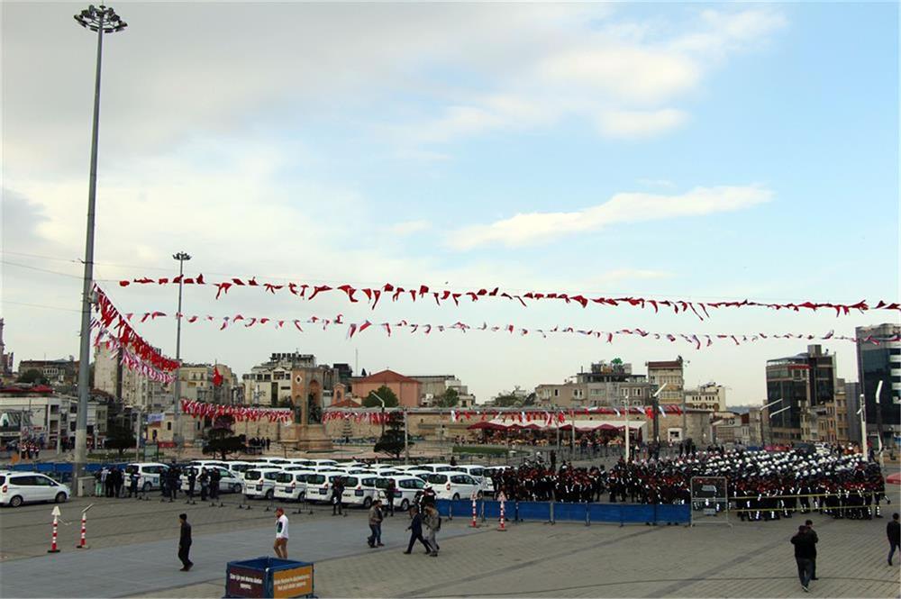 Police mobilized after terror notice for Taksim, Istanbul