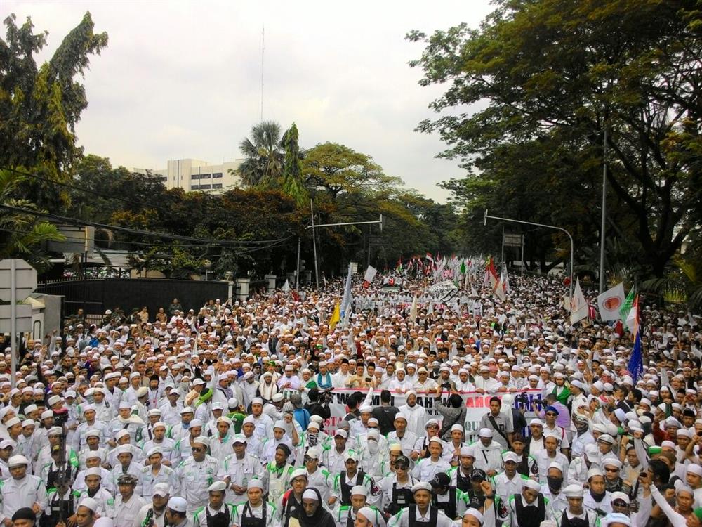 Jakarta sokaklarında büyük tepki