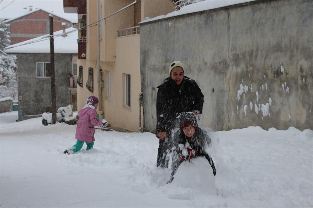 Schools closed due to snowfall in 20 Turkish provinces