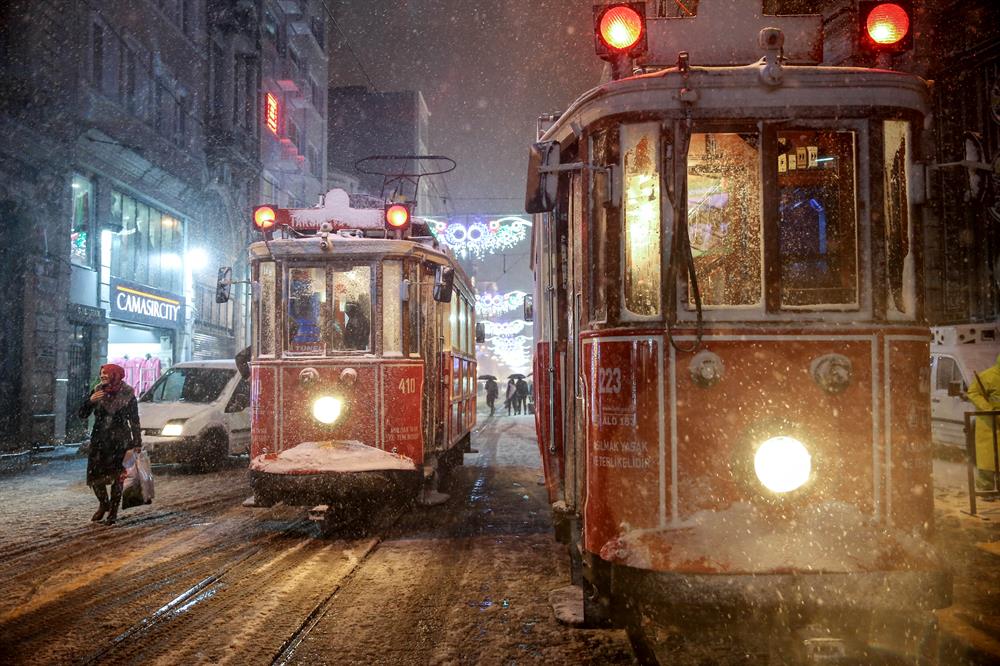 Snow blankets Istanbul