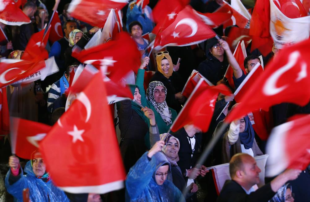 Turks celebrate nationwide after historic referendum victory