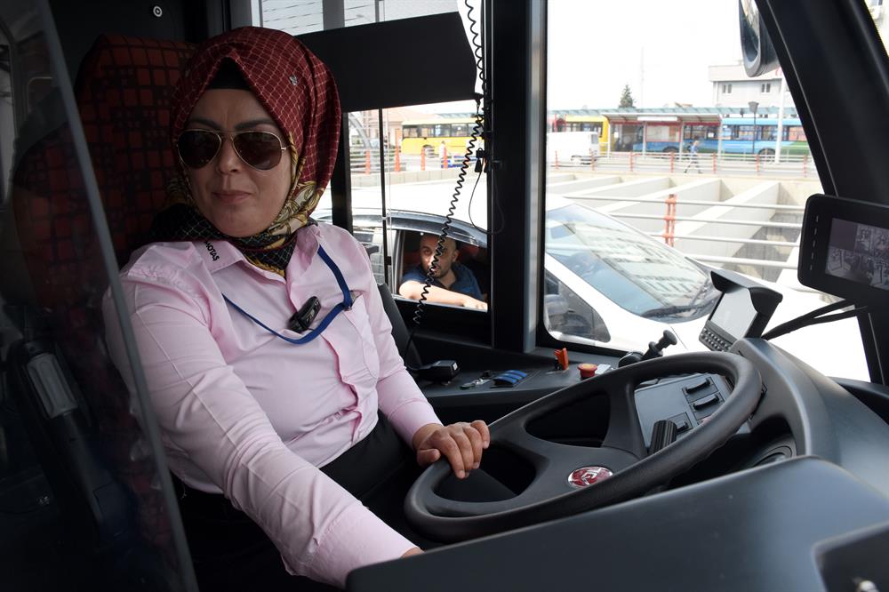 Women’s-only pink trambuses introduced in Turkey