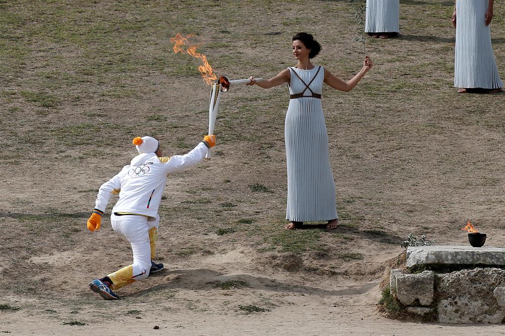 Torch lit for Pyeongchang 2018 Winter Olympics