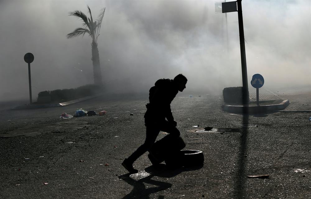 Israeli troops attack Palestinian protestors in Jerusalem, West Bank