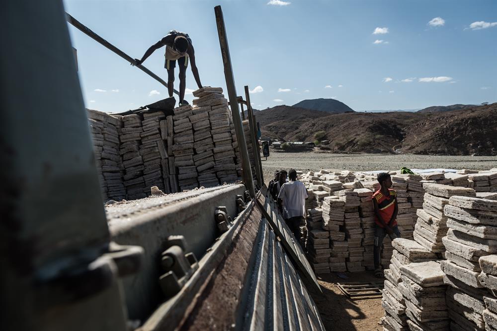 Ethiopian salt miners working in extreme conditions