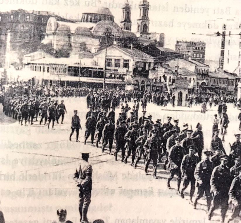 İtilaf güçleri İstanbul'u terk etti ile ilgili görsel sonucu