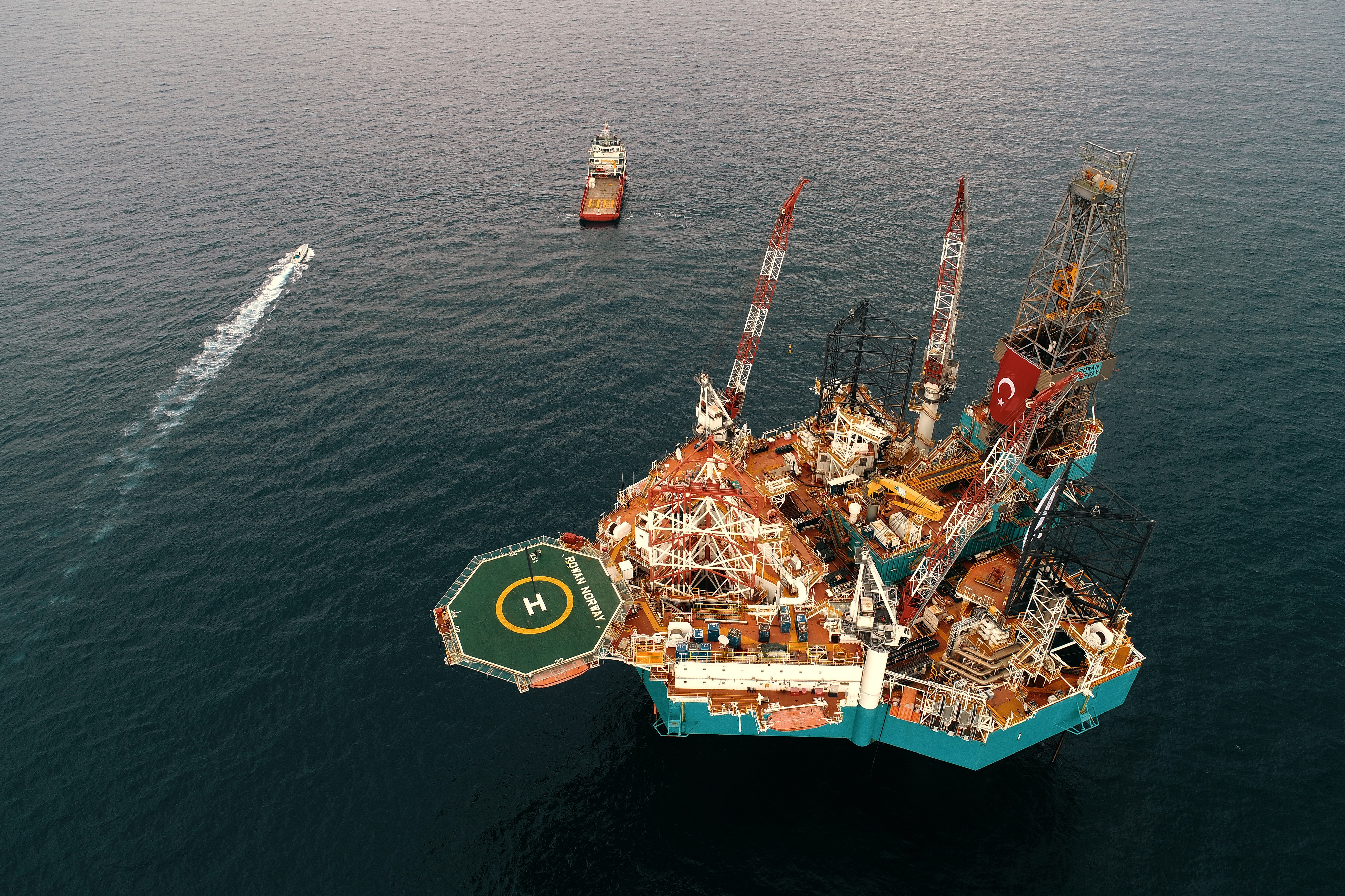 Turkey starts shallow water drilling in Med. Sea