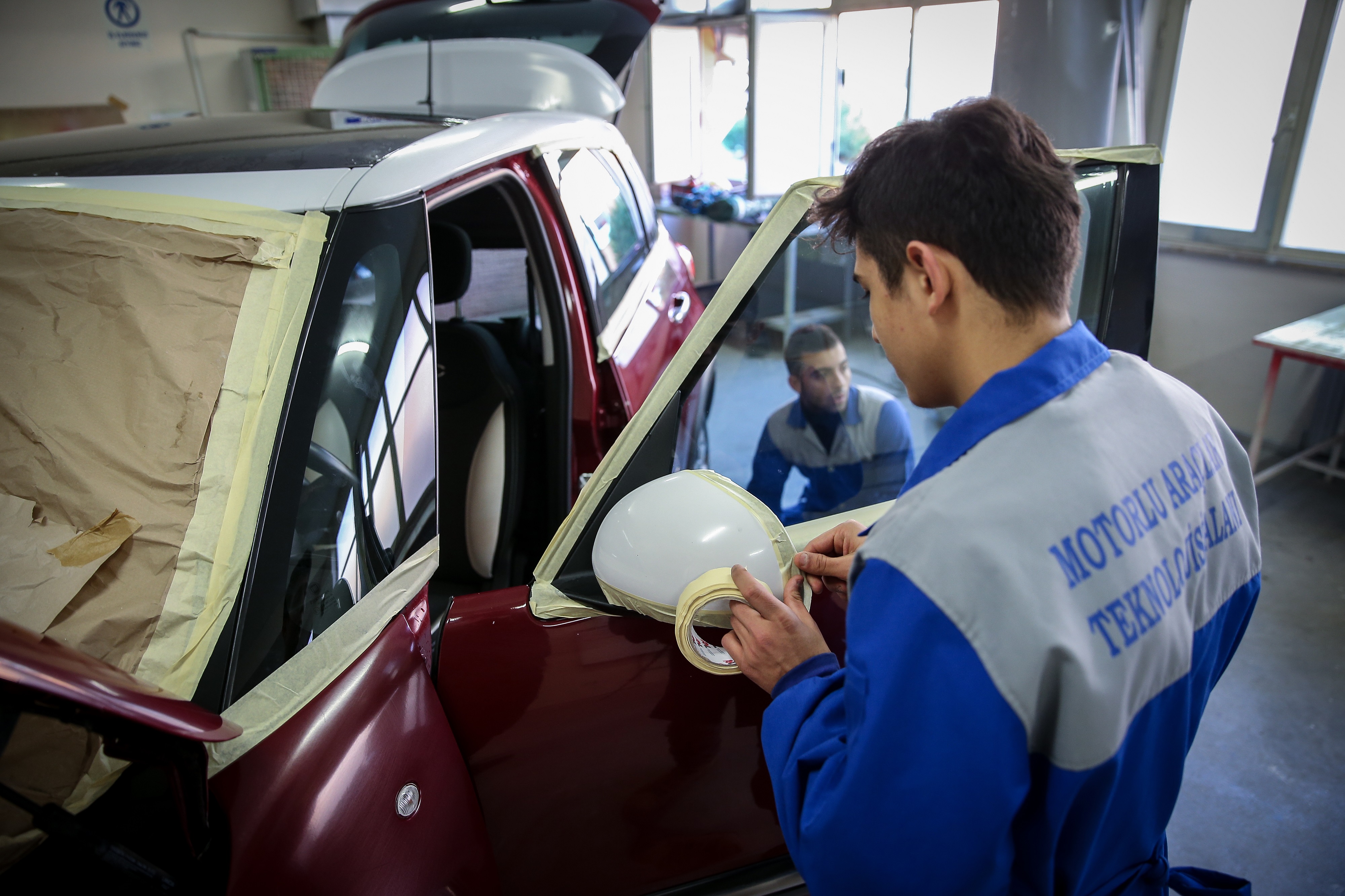 Turkish school produces car paint, can’t keep up with demand after support from Italian giant