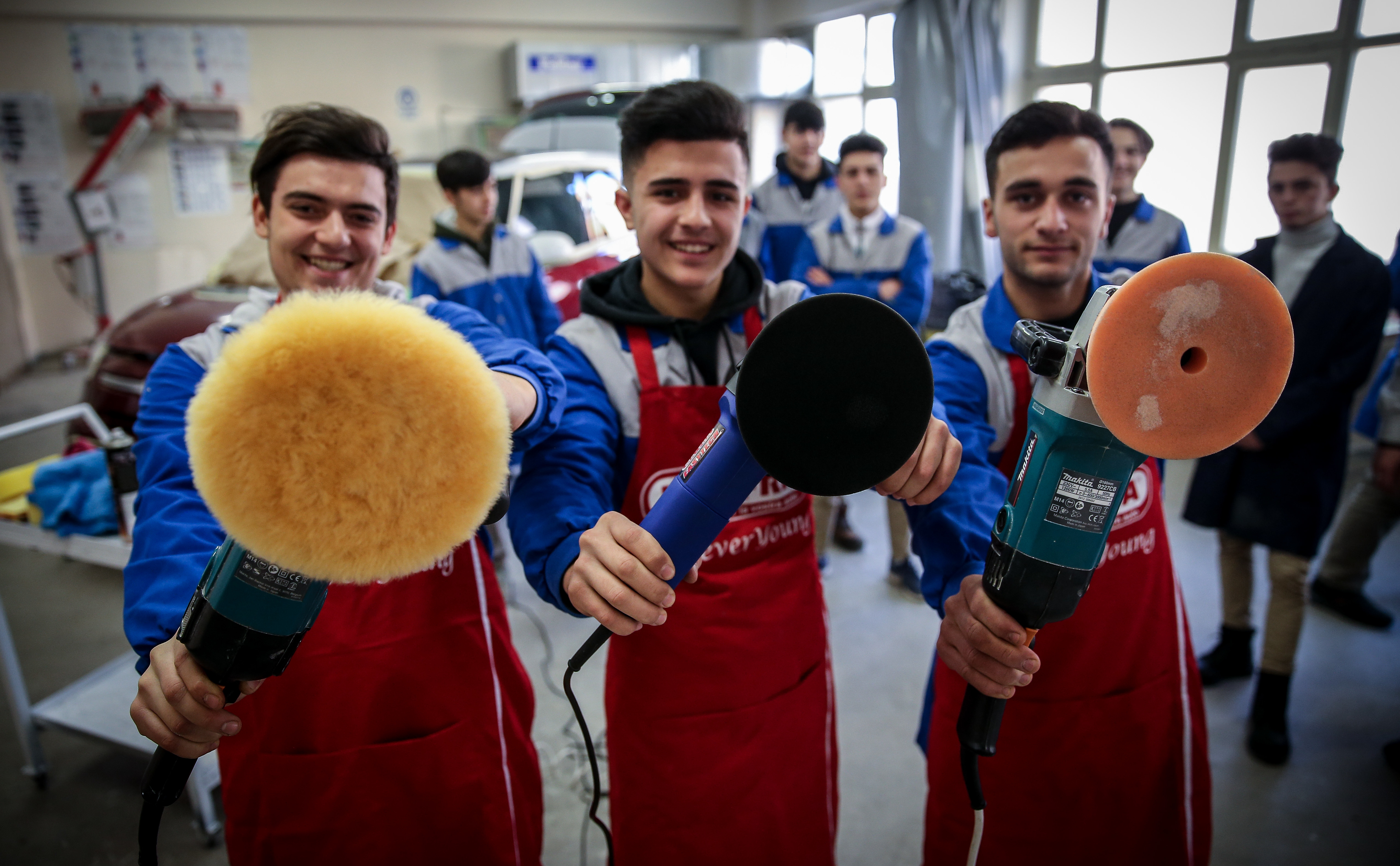 Turkish school produces car paint, can’t keep up with demand after support from Italian giant
