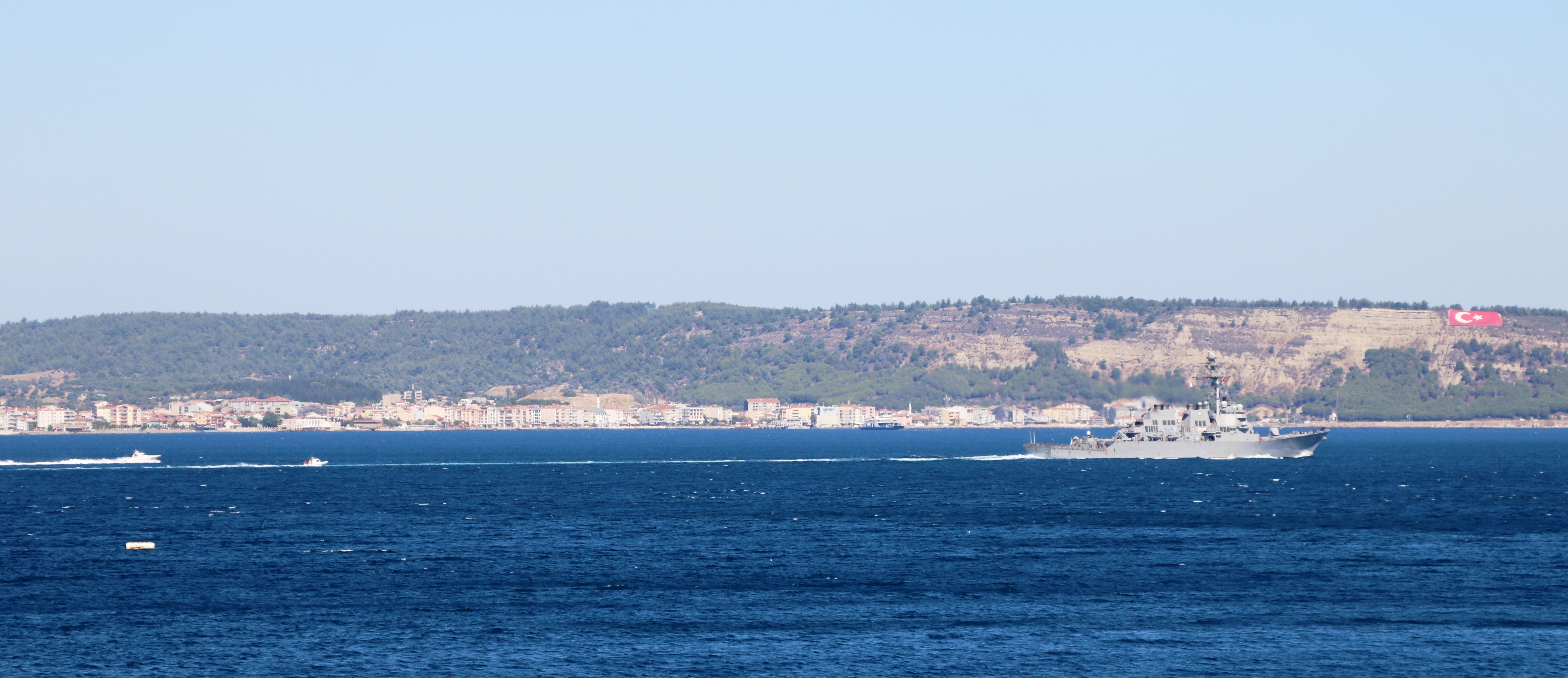 US Navy ship passes through Dardanelles Strait