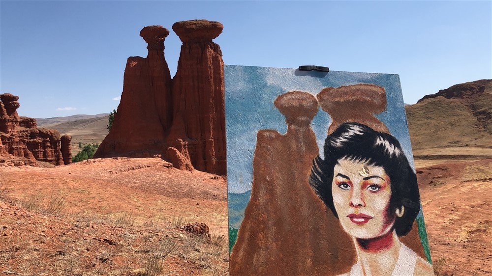 Artist paints celebrities in Turkey’s wonderland of ‘fairy chimneys’