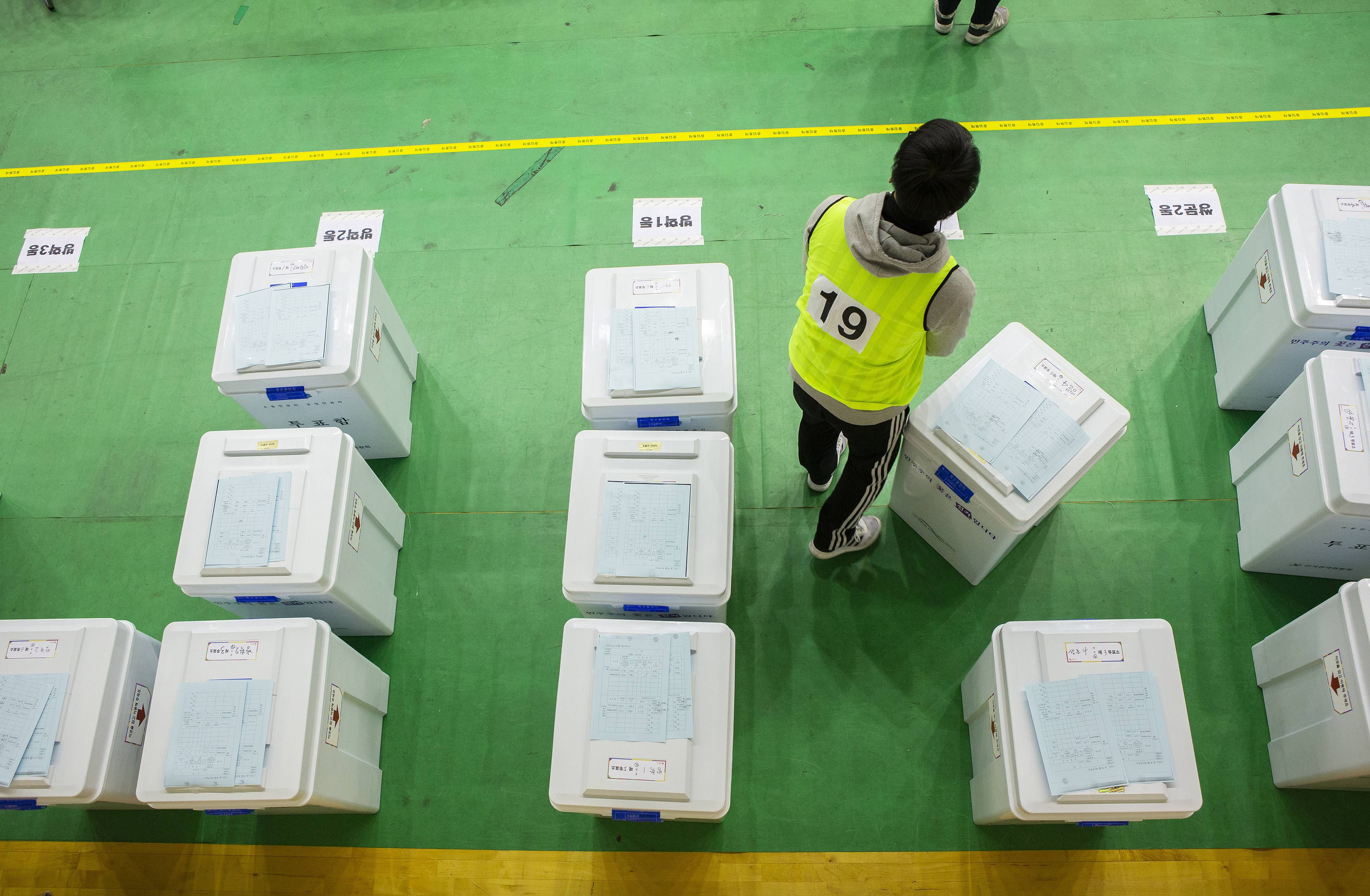 South Korea holds parliamentary elections amid coronavirus outbreak