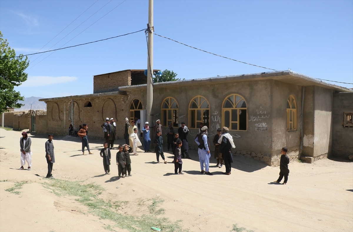 Gunmen attack killed 10 civilian at mosque in Parwan