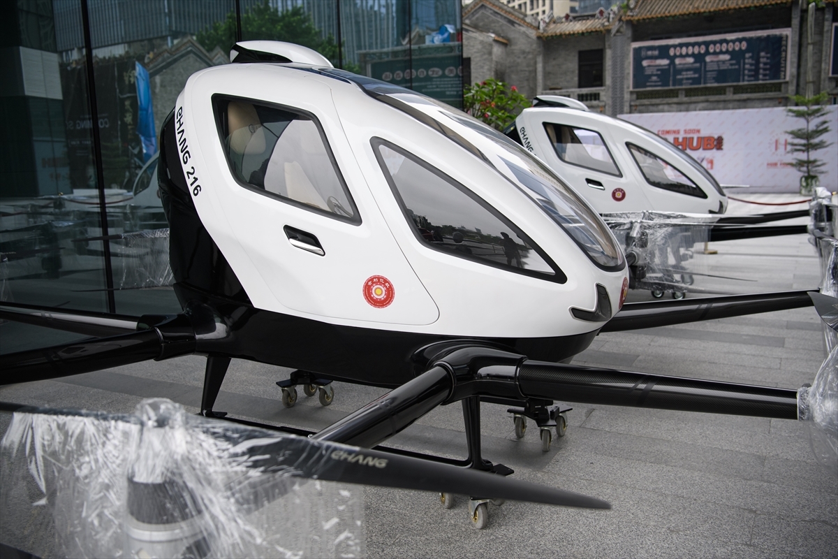 The world's first passenger-carrying drone display in Guangzhou