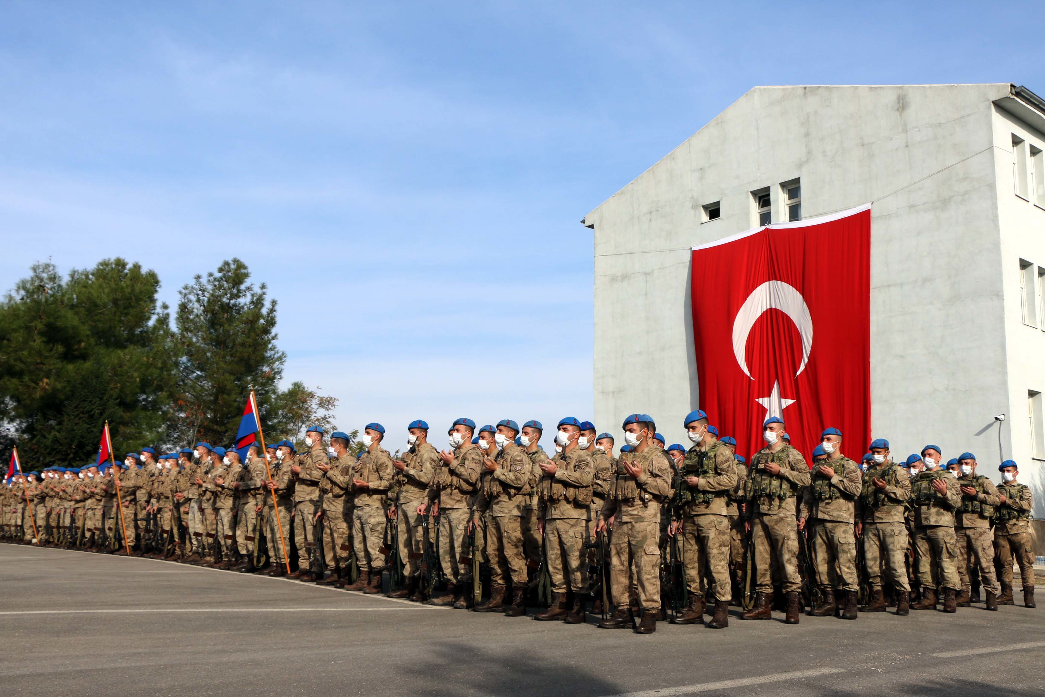 Over 240 Turkish soldiers sent off to Syria with hugs and prayers