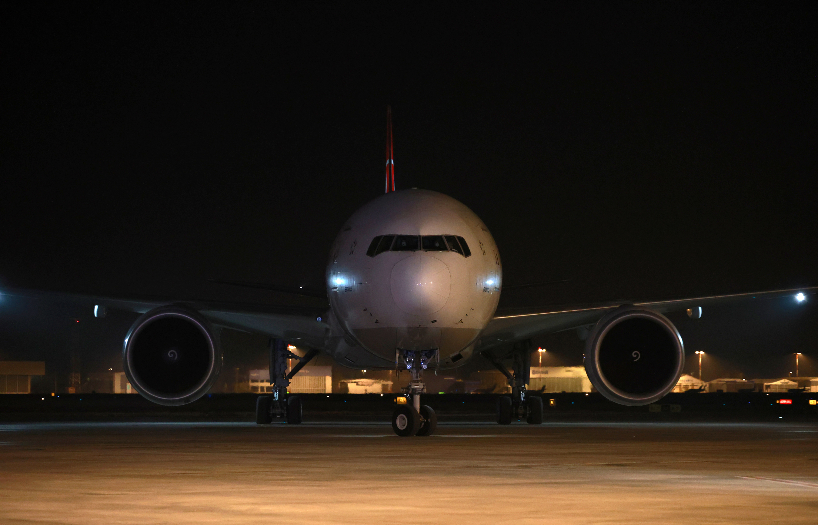 Перелет москва стамбул барселона. Стамбул рим авиабилеты. Рейс барселона стамбул. Москва амстердам маршрут на самолете. Стамбул вид из самолета.