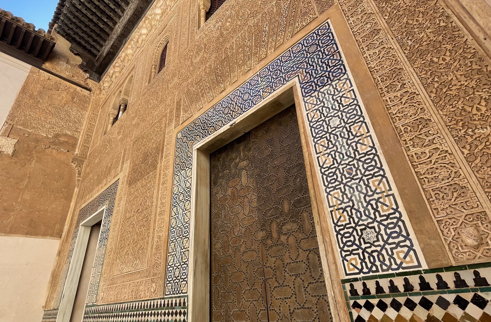 قصر الحمراء... رمز العمارة الإسلامية في الأندلس